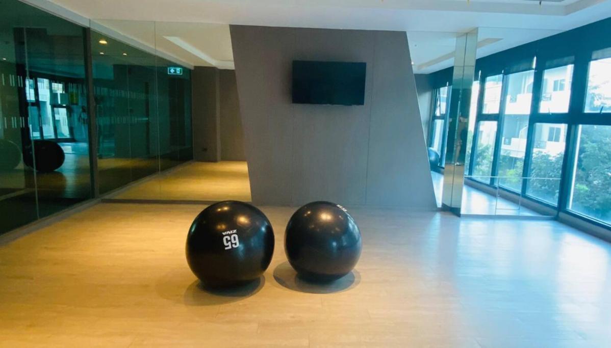 The Base Central Pattaya Quiet King-Bed With Infinity Pool & Free Netflix! Ngoại thất bức ảnh