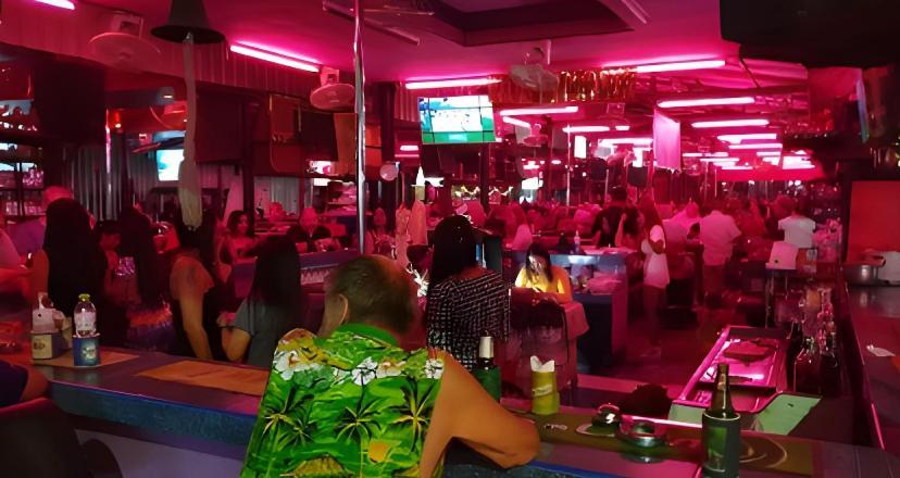 The Base Central Pattaya Quiet King-Bed With Infinity Pool & Free Netflix! Ngoại thất bức ảnh